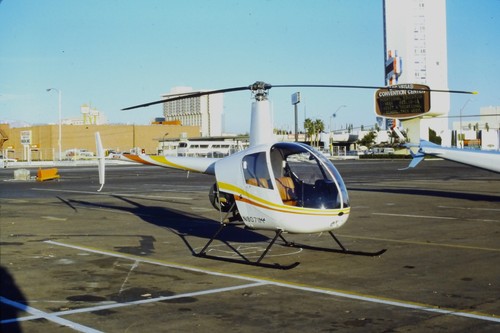 Elicottero bianco robinson r22 - elicottero,